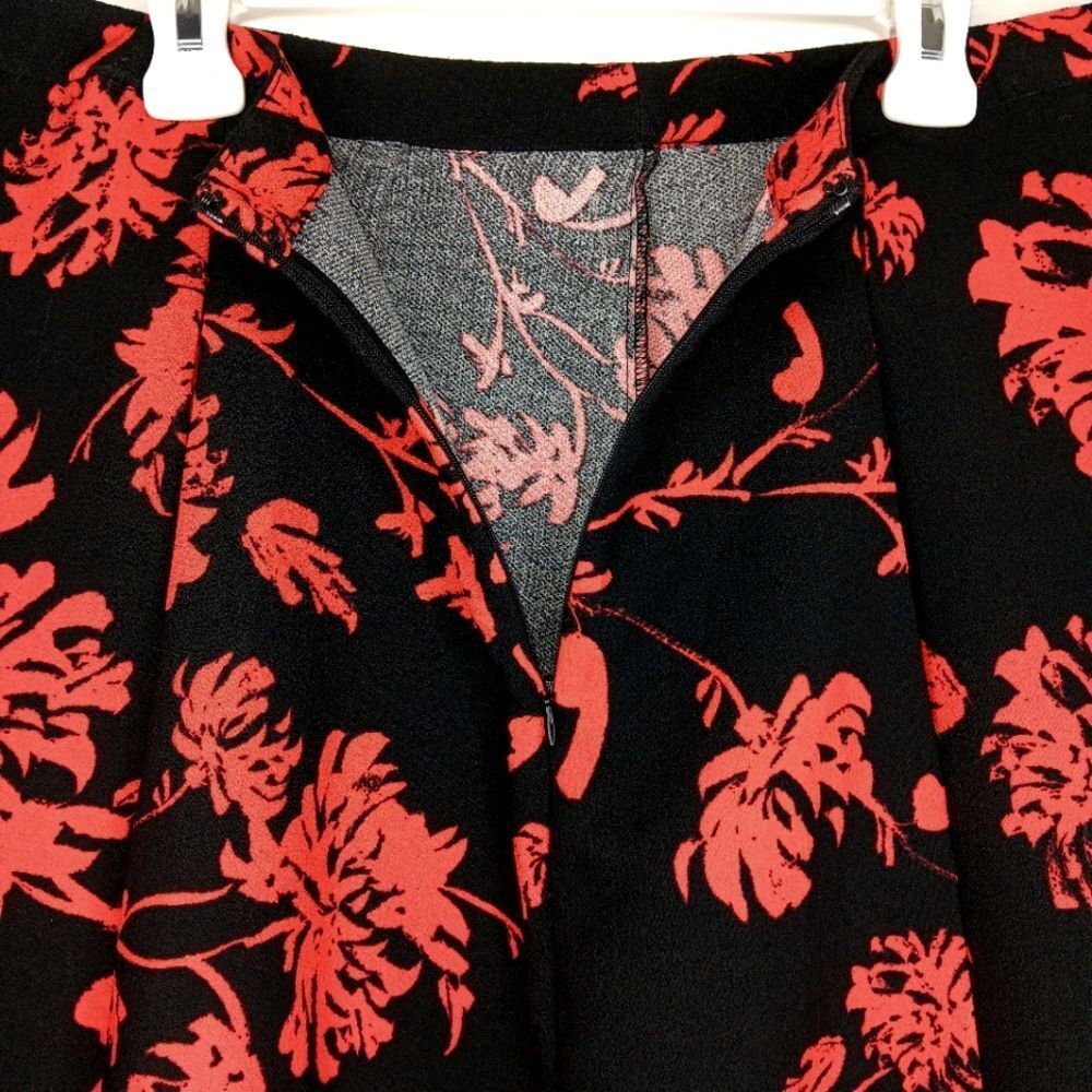 WHO WHAT WEAR Black Red Floral Pleated A-Line Mini Skirt Size 14 Dark Romantic - Picture 3 of 12